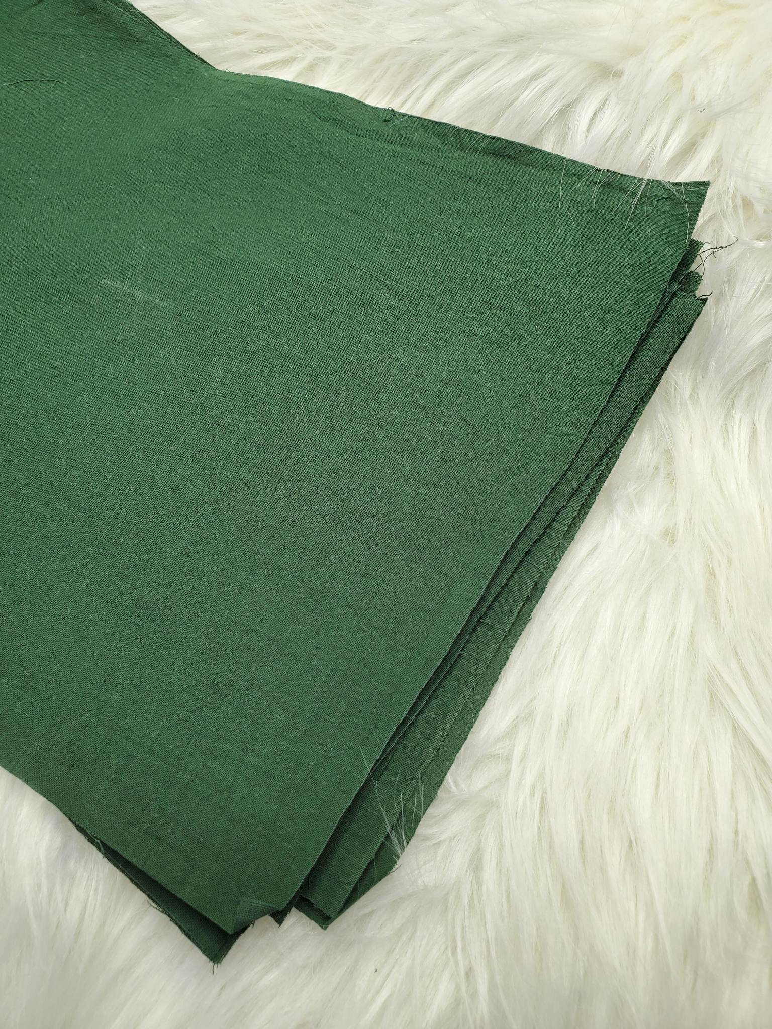 Tissu traité enduit feuille 3020 couleur vert pin Emma scrap